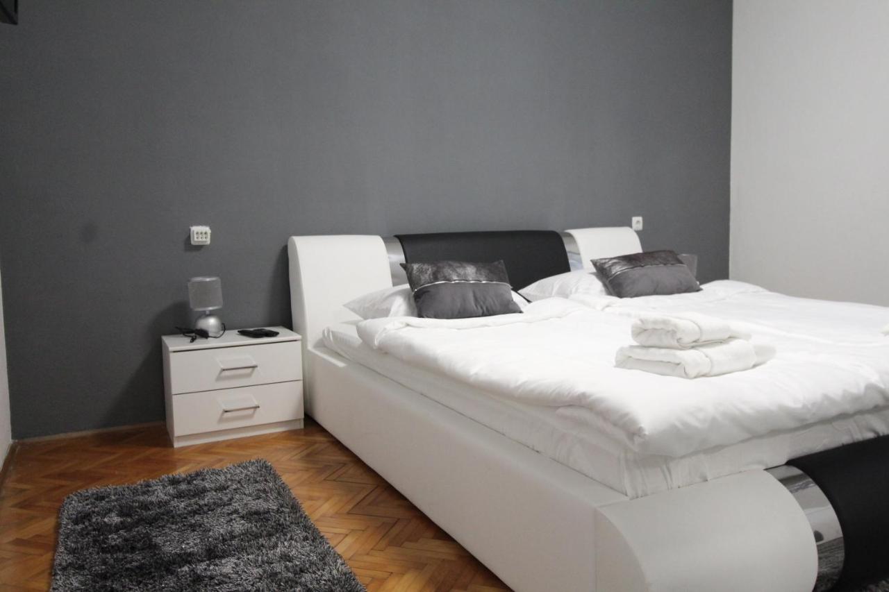 Apartment Matijas, 3 Bedroom Apt With Terrace And Parking Split Zewnętrze zdjęcie