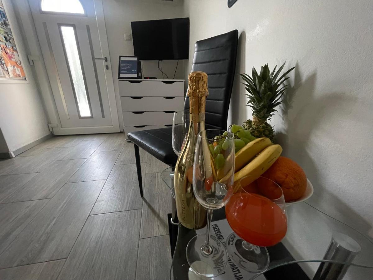 Apartment Matijas, 3 Bedroom Apt With Terrace And Parking Split Zewnętrze zdjęcie